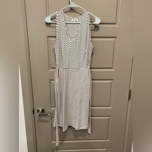 Striped mid-length, fitted dress